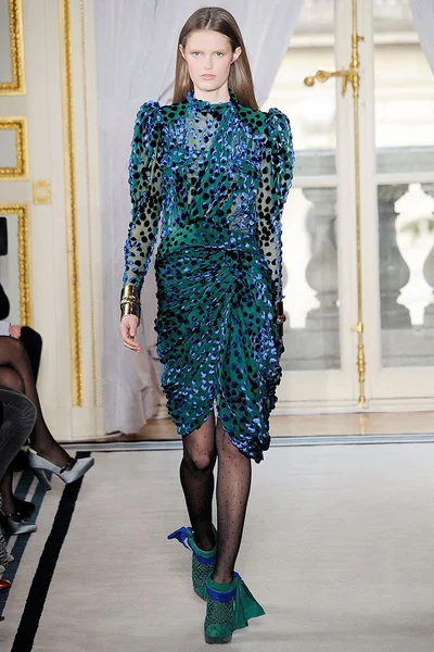 Look 19